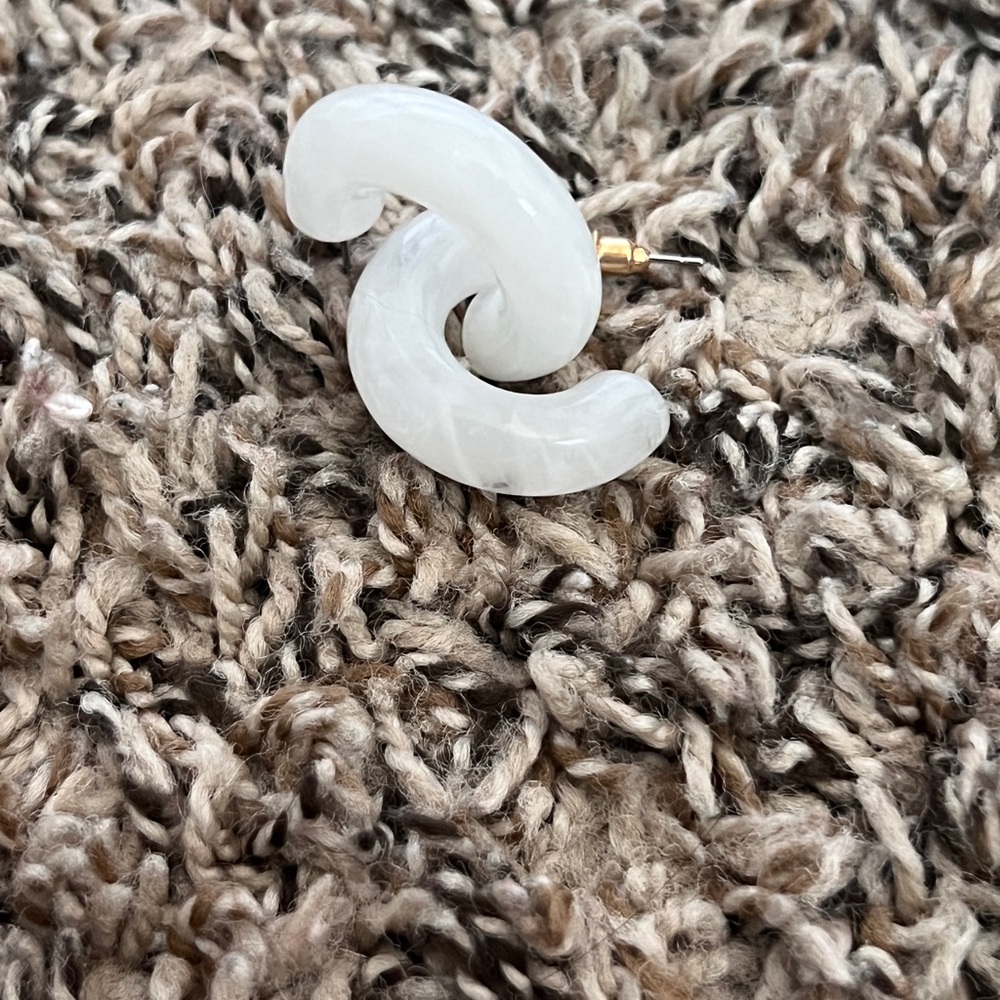 White chunky huggies